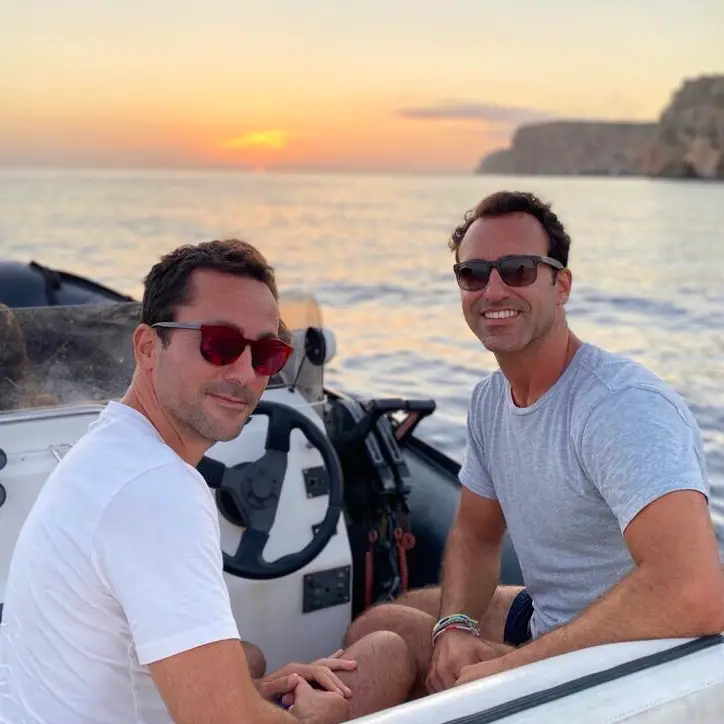 Gabriel et Jordi, fondateurs de Rutas Kayak Menorca, sur la côte sud de Minorque.