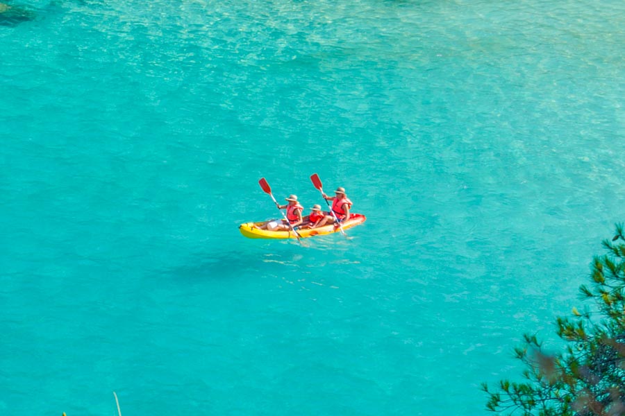 familia-excursion-kayak